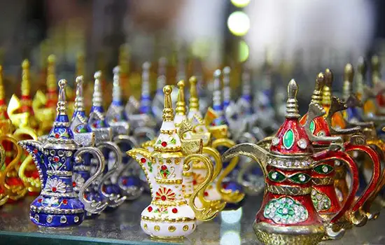 صنایع دستی سنتی عمان: ستهای دله (قوری قهوه)